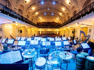 Nuo „Signum“ siautulio iki pučiamųjų lyrikos – gruodžio staigmenos Filharmonijos scenoje