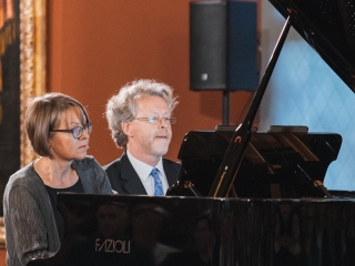 Sonata ir Rokas Zubovai dueto 25-metį švenčia koncertu „Baltais ir juodais“