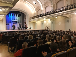 Filharmonija kviečia geriau pažinti muziką, koncertų kultūrą ir įstaigos kasdienybę