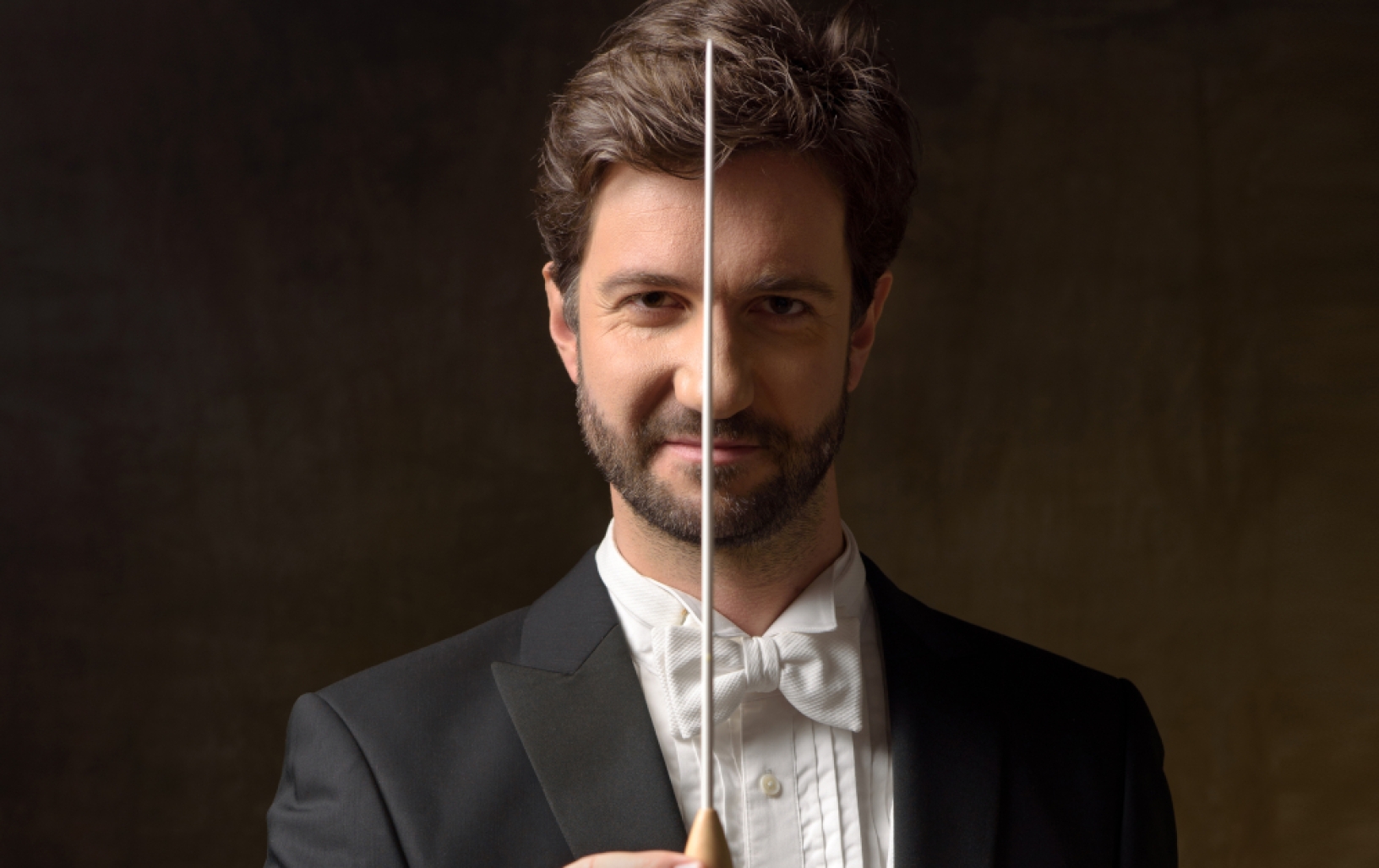 Victorien Vanoosten becomes Principal Guest Conductor of the LNSO