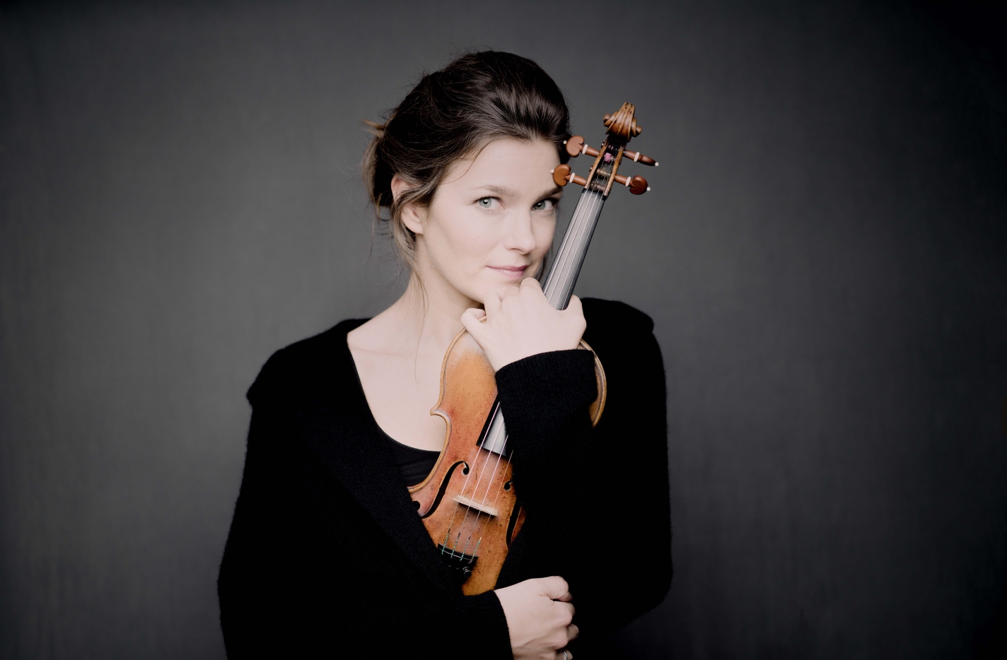 Violin Star Janine Jansen and the Camerata Salzburg Orchestra. Visions of Čiurlionis and Mendelssohn