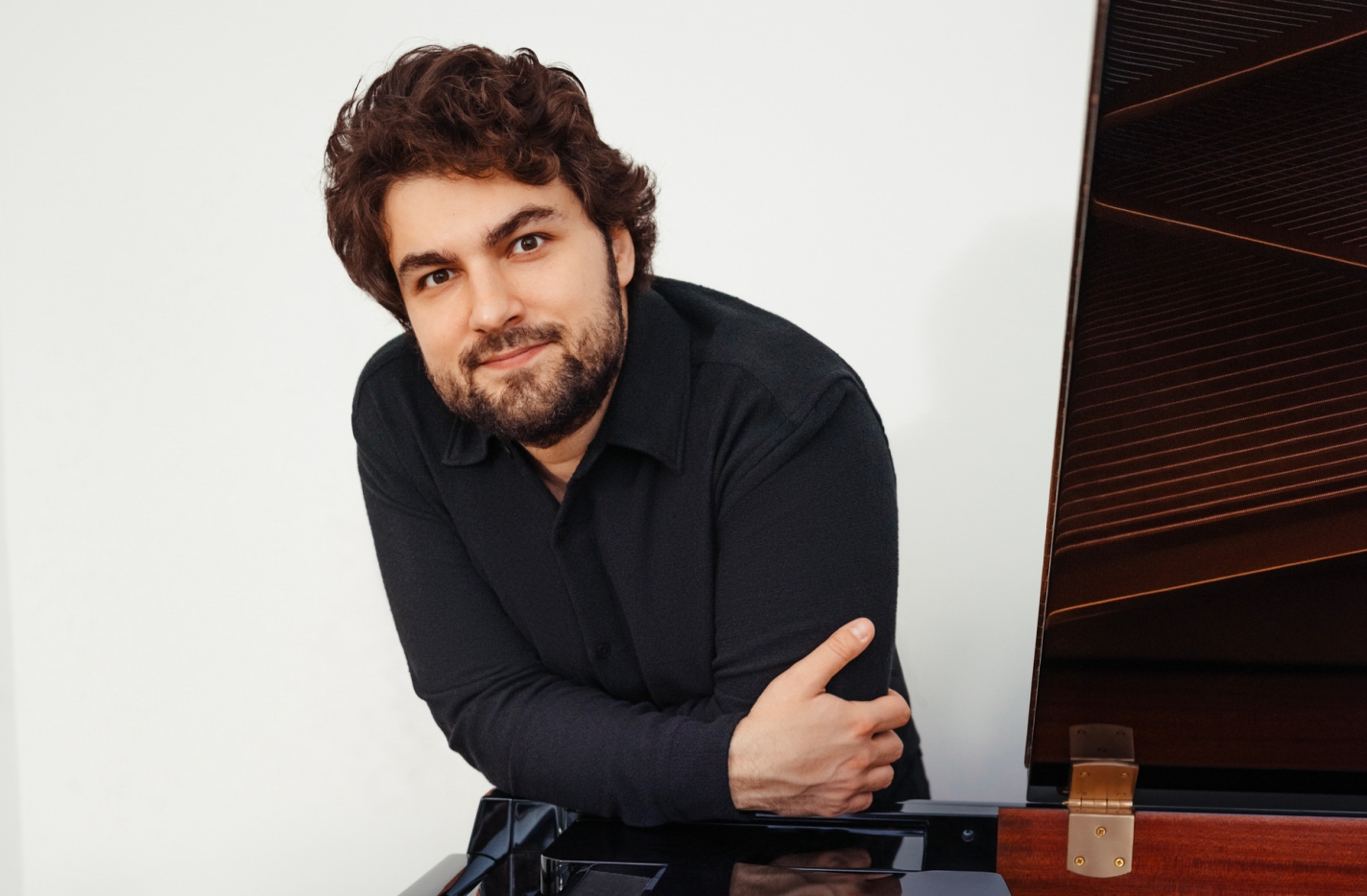 Concert ++ by the Renowned Lithuanian Pianist Lukas Geniušas  