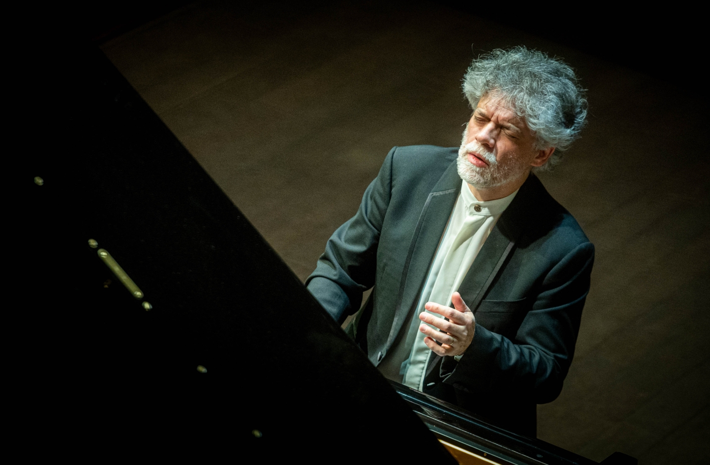 François-Frédéric Guy and LCO Perform the Classics 