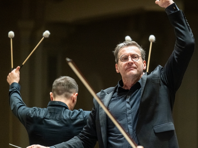 Orkestras iš arti. LNSO, Modestas Pitrėnas ©Dmitrijus Matvejevas