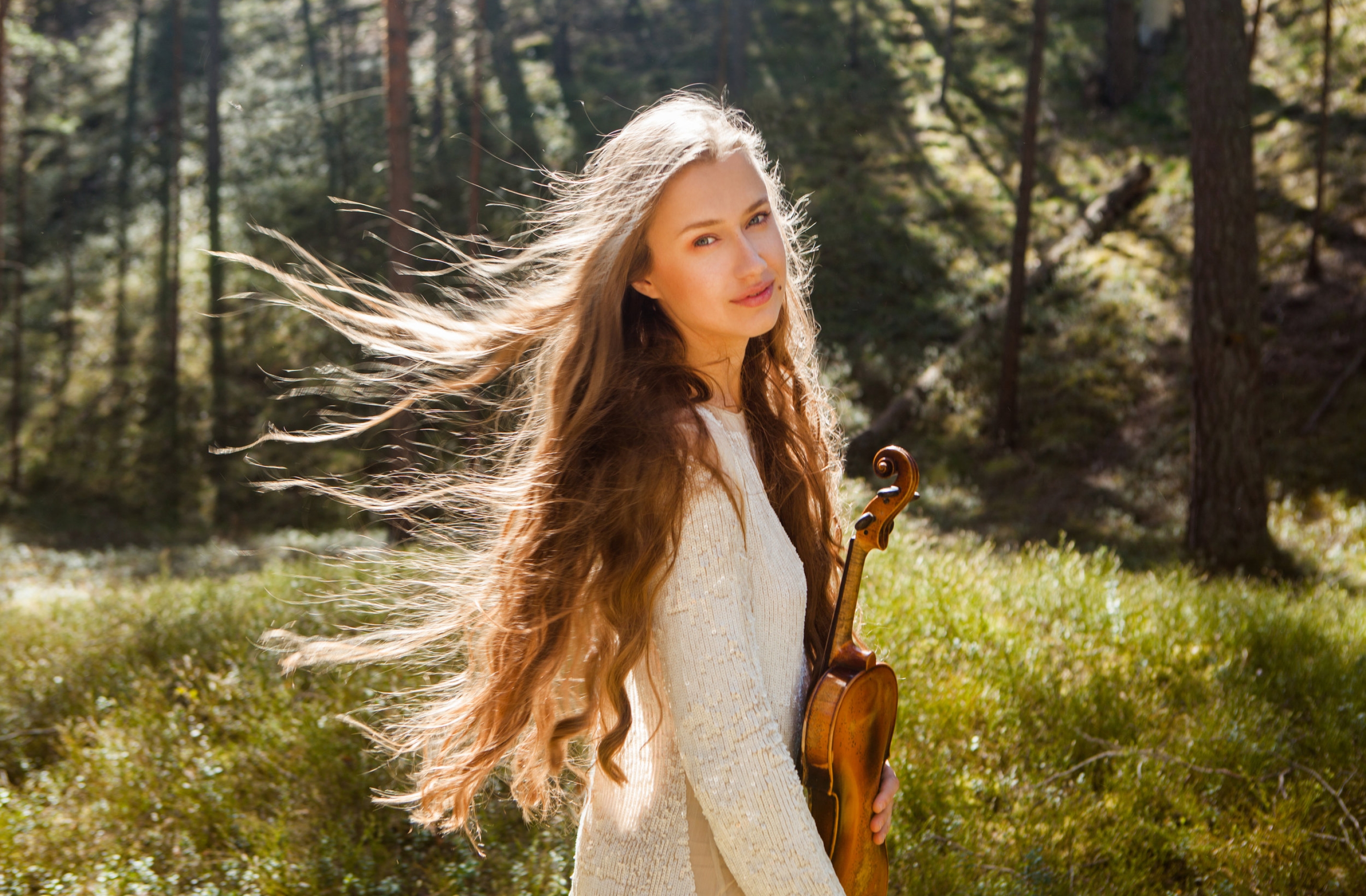 Spanish Symphony. LNSO, Kristīne Balanas, Victorien Vanoosten 