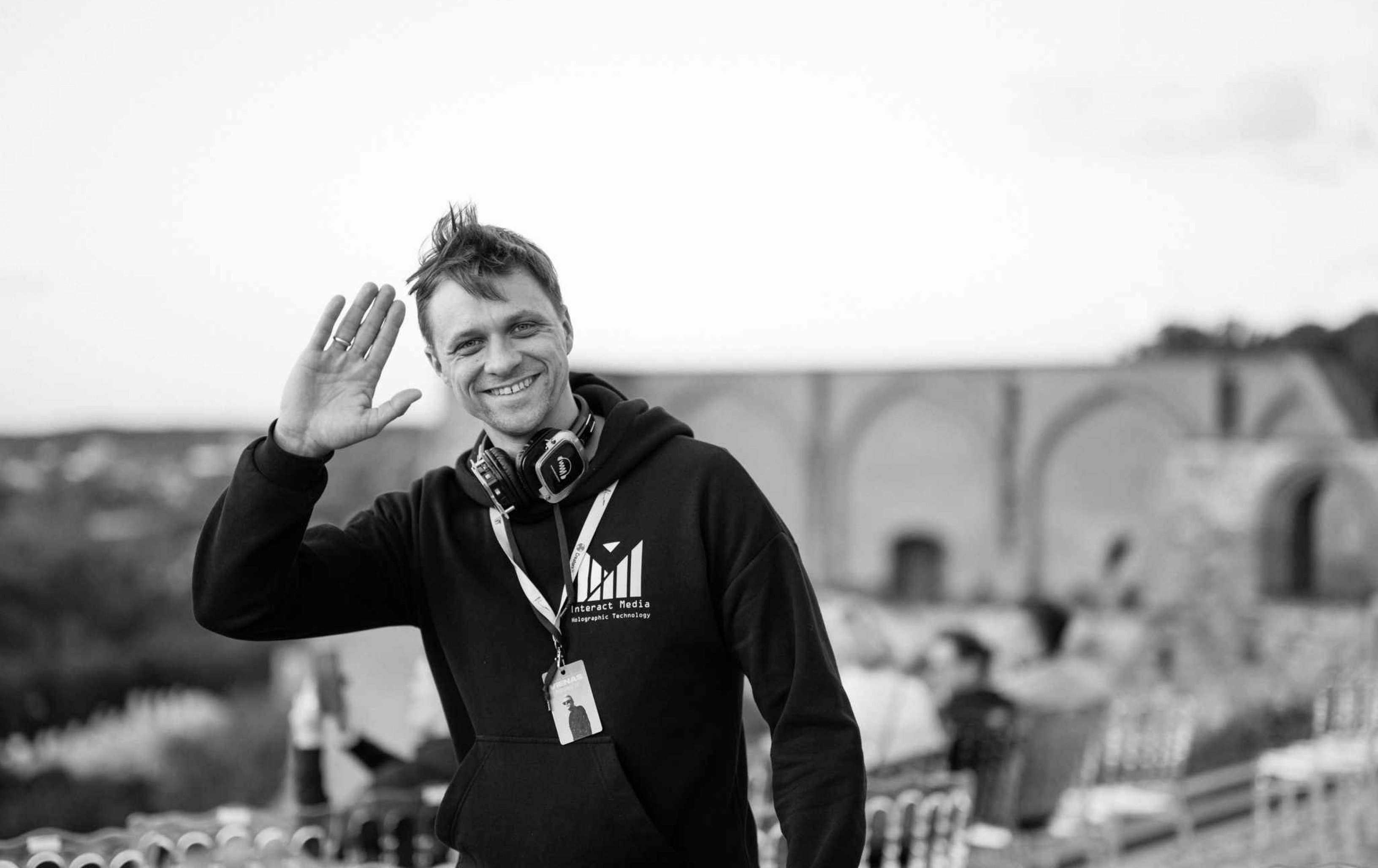 „Kai Filharmonijos sienos tampa drobe“. Pokalbis su Audriumi Lauručiu apie vaizdo projekcijų meną