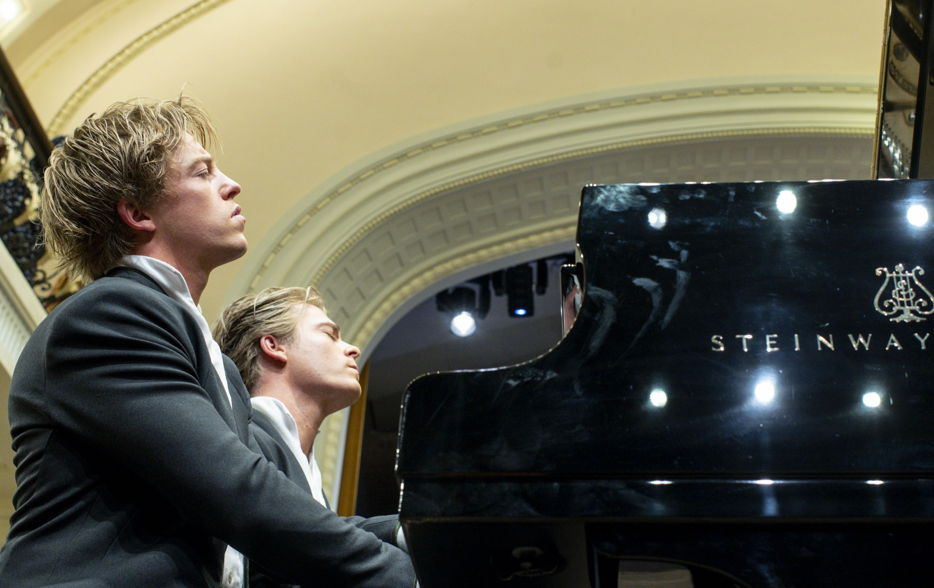 Į Vilniaus festivalio sceną sugrįžta pianistų Lucaso ir Arthuro Jussenų duetas