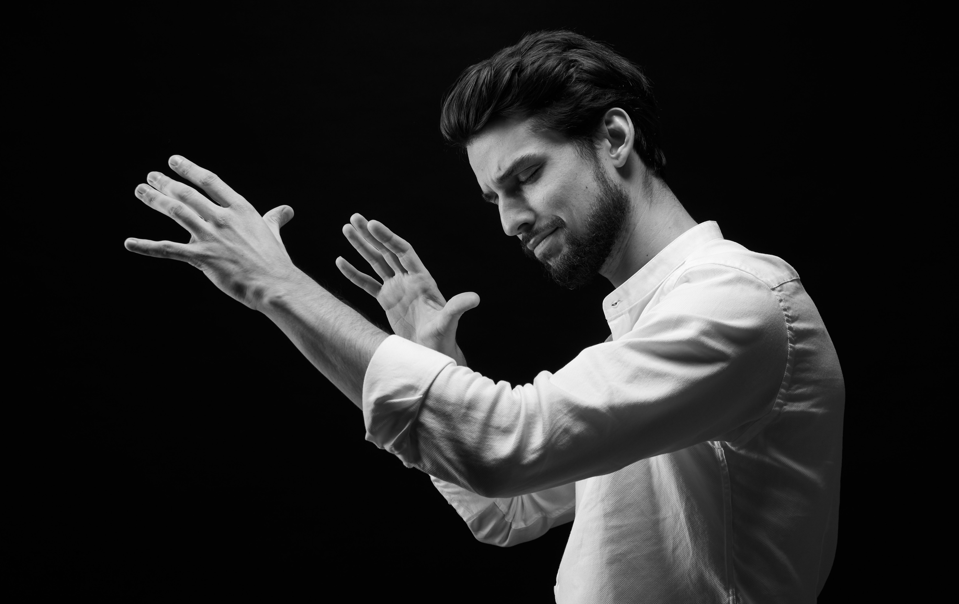 Prie LNSO dirigento pulto stos išskirtinio talento ukrainiečių maestro Yaroslavas Shemetas